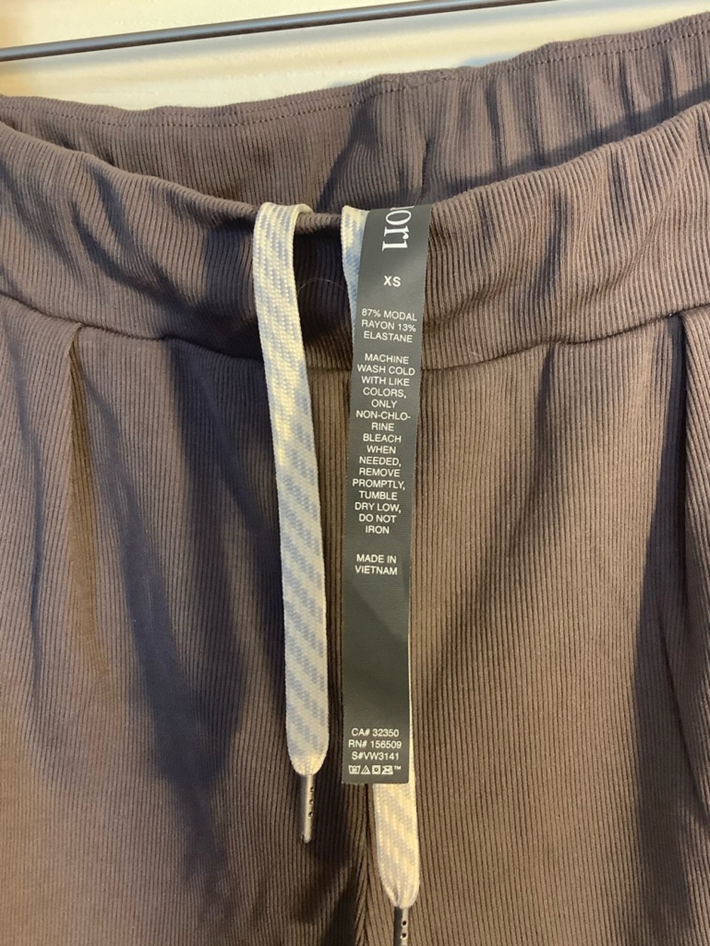 Vuori Pull-on Shorts Size XS - Picture 3 of 4